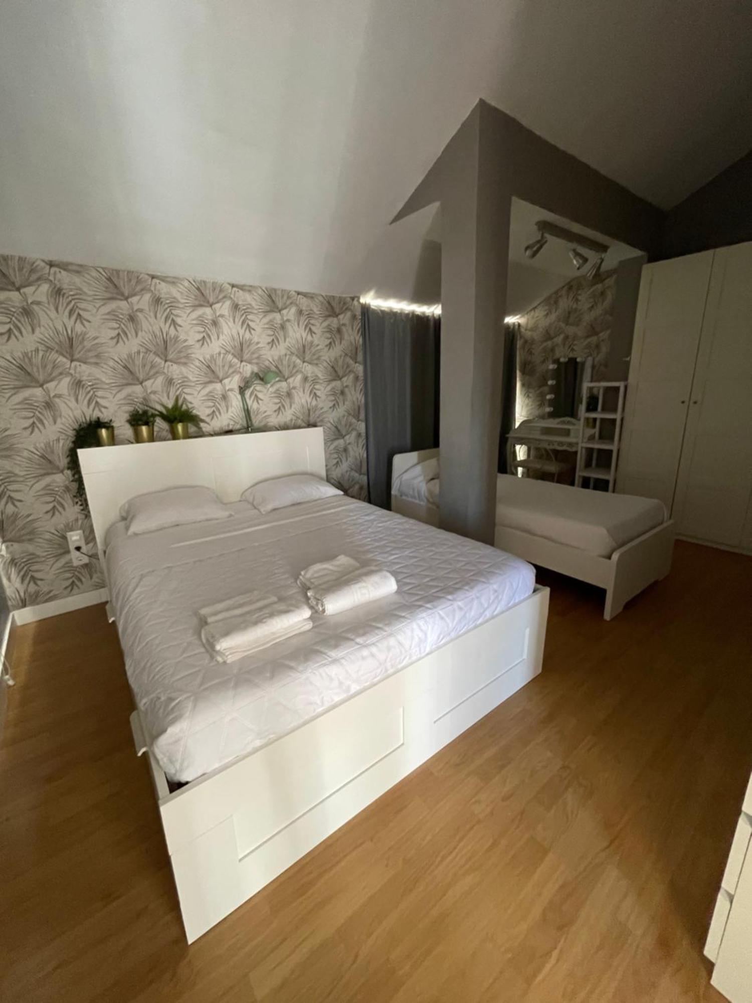 Mediterranean House - Habitaciones Privadas En Casa Compartida Mairena del Aljarafe Dış mekan fotoğraf
