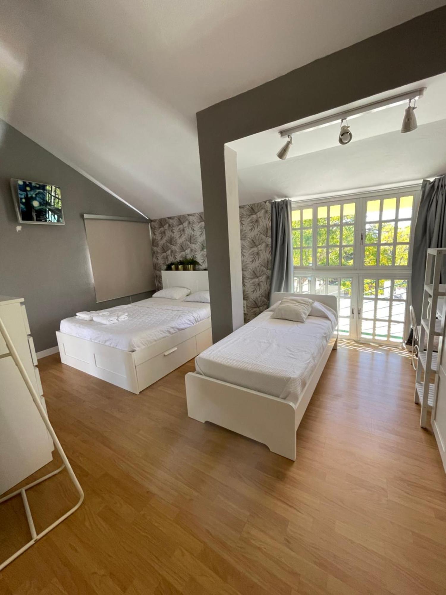 Mediterranean House - Habitaciones Privadas En Casa Compartida Mairena del Aljarafe Dış mekan fotoğraf